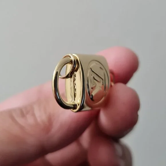 18k gold pendant with unique design - Picture 10 of 16